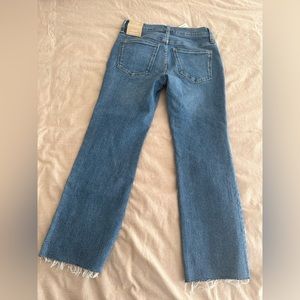 Madewell Petite Kick Out Crop Jeans in Cherryville Wash: Raw-Hem / PETITE 25